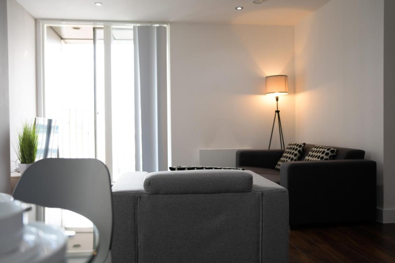 Onpoint Apartments - Spacious 2 Bedroom Apt - City Centre With Balcony Manchester Exterior photo