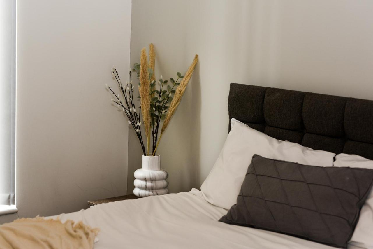 Onpoint Apartments - Spacious 2 Bedroom Apt - City Centre With Balcony Manchester Exterior photo